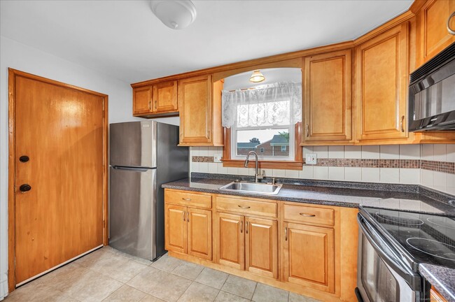 26 Colonial Dr in Rocky Hill, CT - Building Photo - Building Photo
