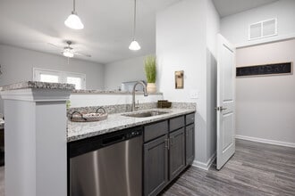 The Grand at Union Cross in Kernersville, NC - Foto de edificio - Interior Photo