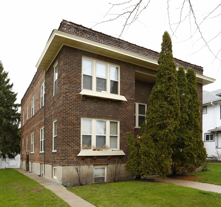 1917 Grand Ave in St. Paul, MN - Building Photo