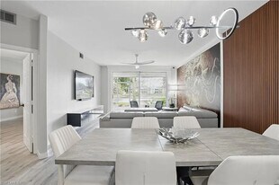 1220 Sarah Jean Cir in Naples, FL - Building Photo