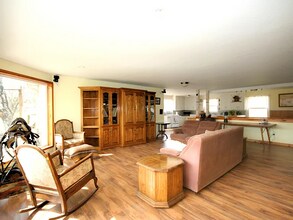 734 Powell Creek Rd in Williams, OR - Foto de edificio - Building Photo