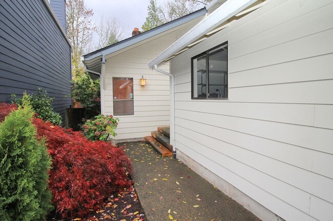 13360 SW Gallop Ct in Beaverton, OR - Building Photo - Building Photo