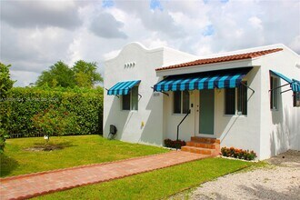 2253 SW 10th St in Miami, FL - Building Photo - Building Photo