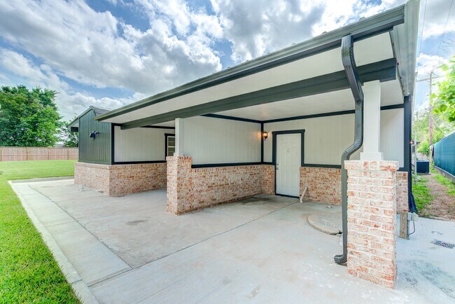 property at 2127 Maximilian St