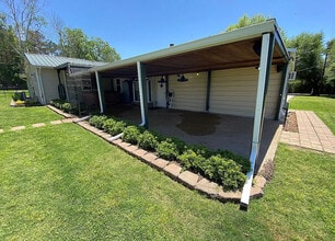 4933 Farm to Market Rd 2276 in Henderson, TX - Building Photo - Building Photo