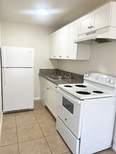 1520 W Blue Heron Blvd in Riviera Beach, FL - Building Photo - Building Photo