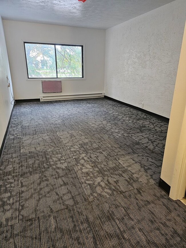 property at 1300 W Russell St