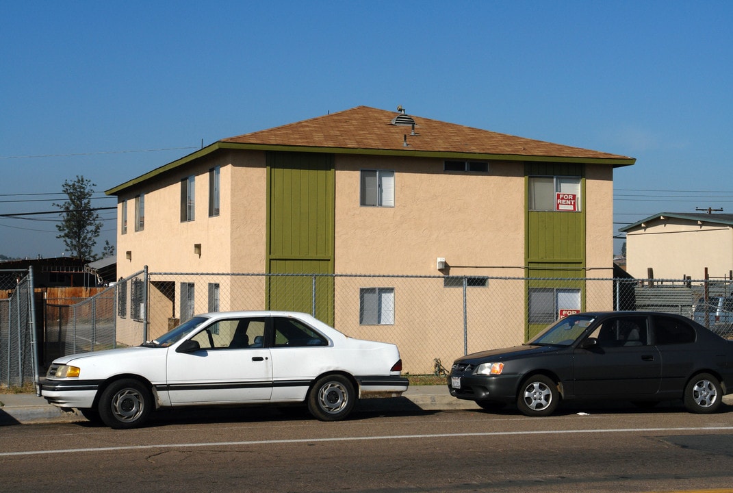 844 Grand Ave in Spring Valley, CA - Building Photo