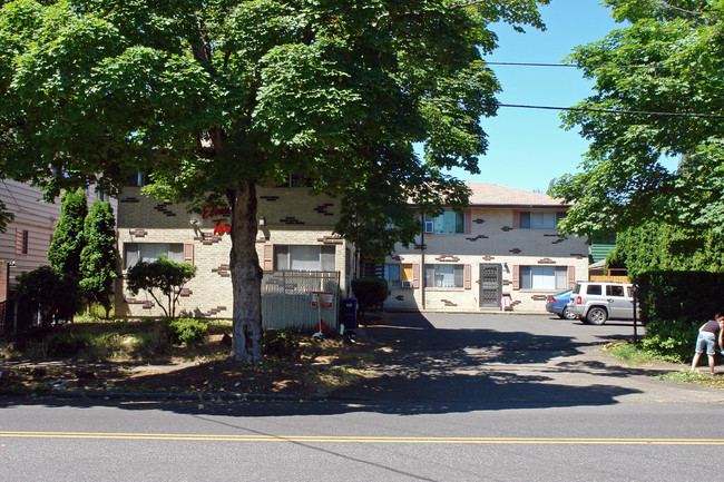 elmwood terrace in Portland, OR - Foto de edificio - Building Photo