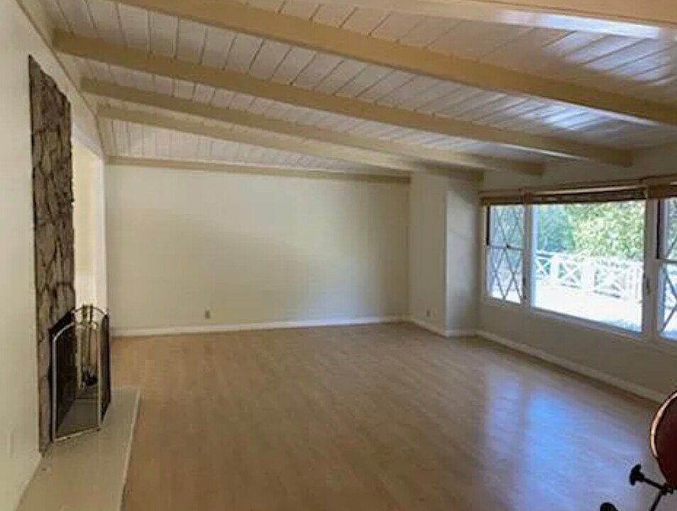 4748 Zelzah Ave in Encino, CA - Building Photo