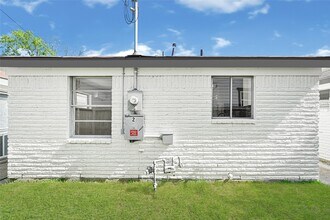 8701 Bertwood St in Houston, TX - Building Photo - Building Photo