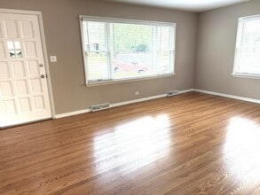 1325 Reid St in Western Springs, IL - Building Photo - Building Photo