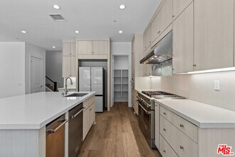 20723 Deer Grass Ct in Los Angeles, CA - Building Photo - Building Photo