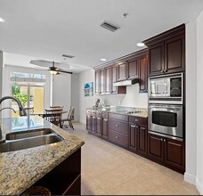 6081 Silver King Blvd in Cape Coral, FL - Building Photo - Building Photo