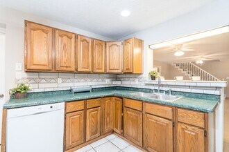 200 Fannin St in Tomball, TX - Building Photo - Building Photo