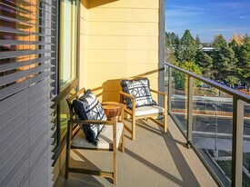 1075 SW 160th Ave in Beaverton, OR - Building Photo