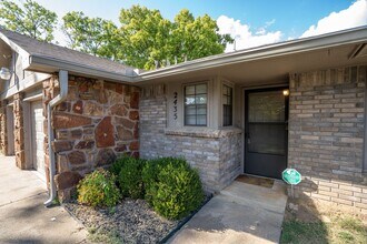 2435 E 55th Ct in Tulsa, OK - Building Photo - Building Photo