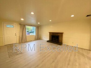 3216 S 208th St in Seatac, WA - Building Photo - Building Photo