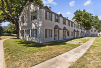 Townhomes at South Highlands photo'