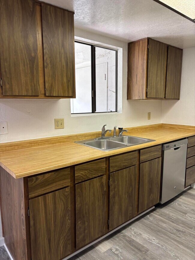 5175 E Waverly Dr in Palm Springs, CA - Building Photo - Building Photo