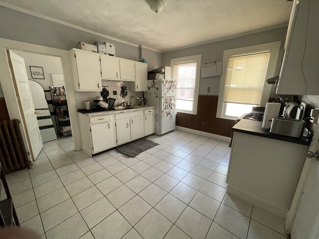 11 Parsons St, Unit 2 in Quincy, MA - Building Photo - Building Photo