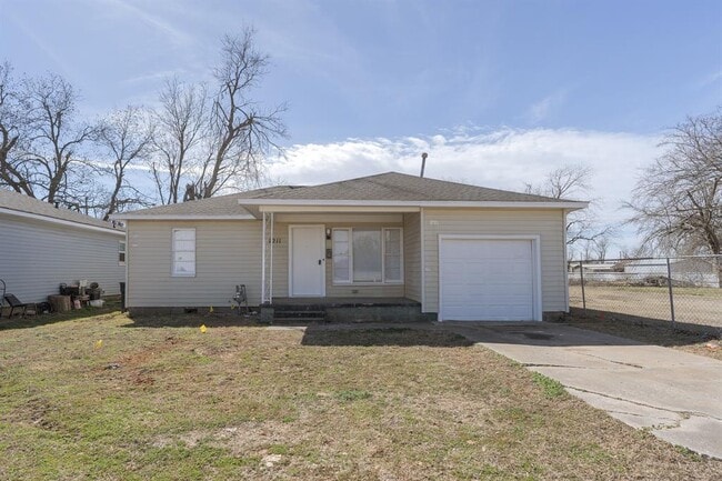 property at 1211 W Wallace St