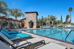 Bella Villagio in San Jose, CA - Building Photo