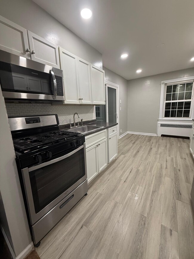 1720 Burnet Ave, Unit 2