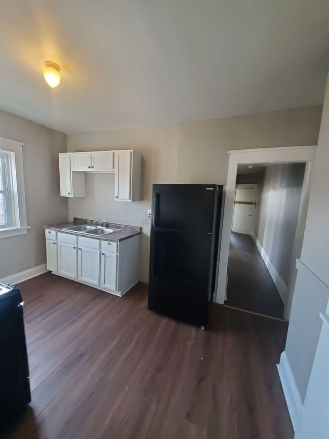 3233-3233 W Burleigh St in Milwaukee, WI - Building Photo - Building Photo