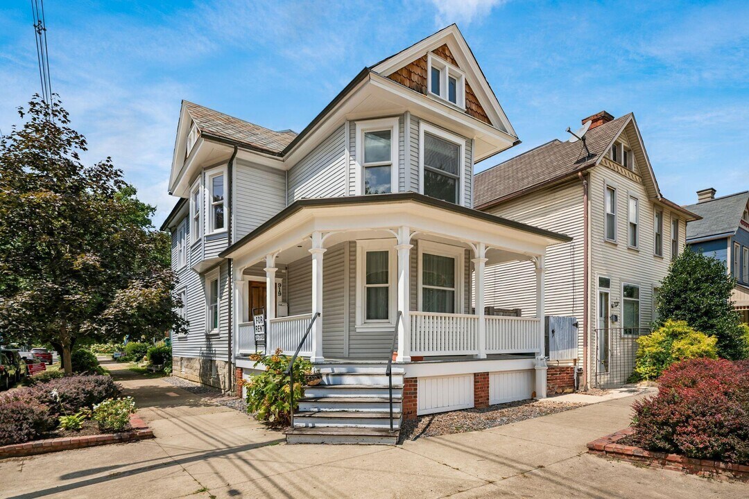 919 Hunter Ave in Columbus, OH - Building Photo