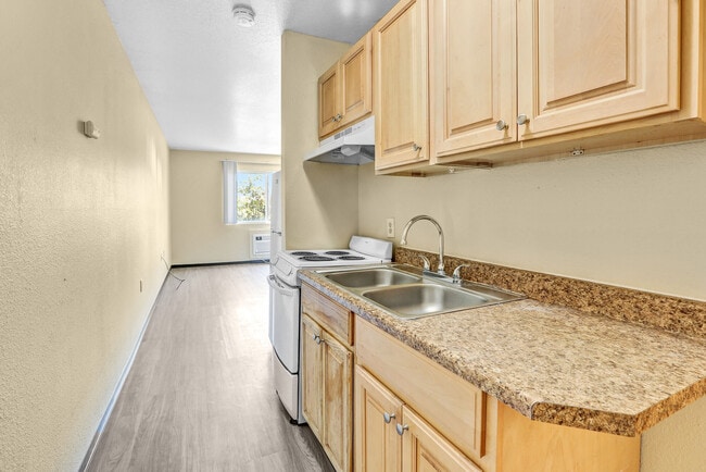 SOUTHERN HIGHLANDS in National City, CA - Building Photo - Building Photo
