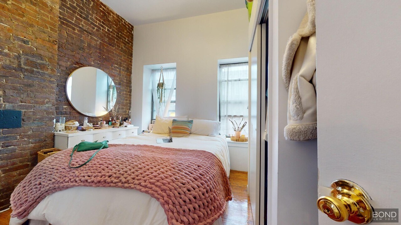 168 Rivington St in New York, NY - Building Photo