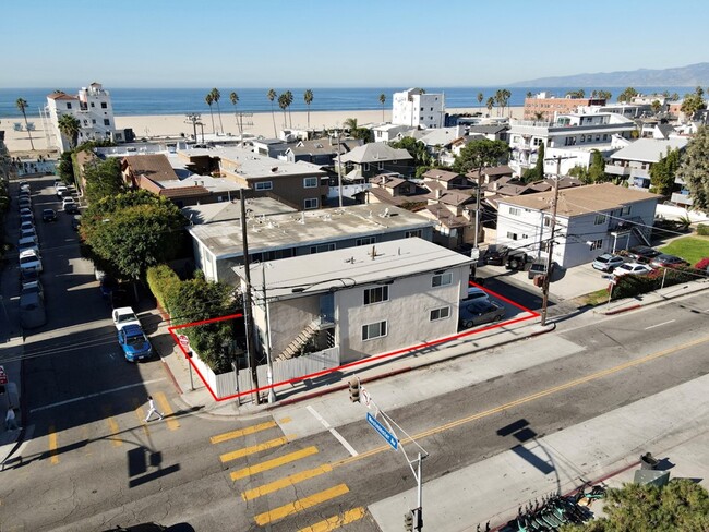 47 Westminster Ave in Venice, CA - Building Photo - Building Photo