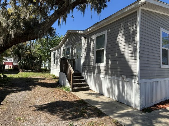 9437 Polak Dr in Tampa, FL - Building Photo