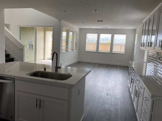 1494 Oak Cir in Rohnert Park, CA - Building Photo - Building Photo