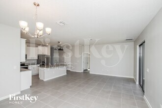 4709 Alligator Flag Cir in West Melbourne, FL - Foto de edificio - Building Photo