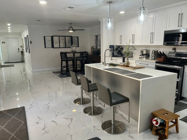 14912 SW 104th St in Miami, FL - Building Photo - Building Photo