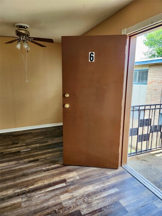 6518 Sloan St in Houston, TX - Building Photo