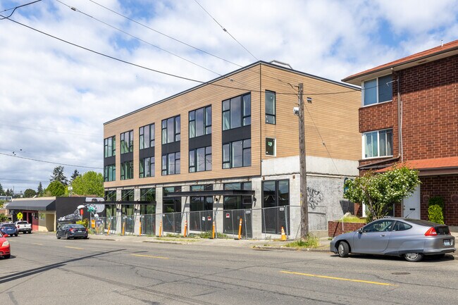 Phinney Ridge Retail in Seattle, WA - Building Photo - Building Photo