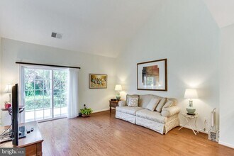 44386 Adare Manor Square in Ashburn, VA - Building Photo - Building Photo