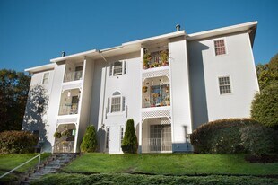 28 James St in Milford, NH - Building Photo