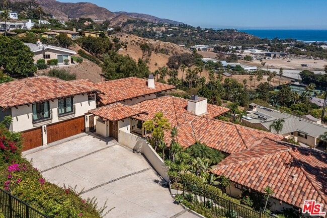 property at 3504 Coast View Dr