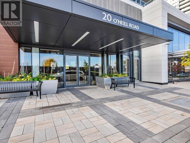 20 O'Neill Rd in Toronto, ON - Building Photo - Building Photo