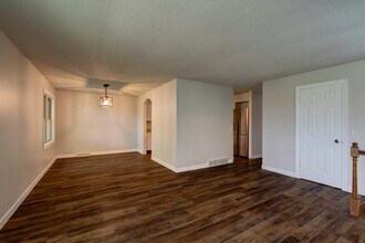 390 Columbus Ct in Sun Prairie, WI - Building Photo - Building Photo