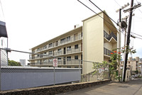 Nanihala in Honolulu, HI - Foto de edificio - Building Photo