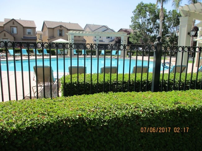 1722 Holt Rinehart Ave in Bakersfield, CA - Building Photo - Building Photo