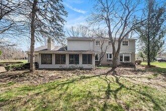 6760 Orinoco Cir in Bloomfield Hills, MI - Foto de edificio - Building Photo