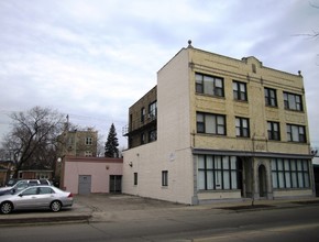 1415 Howard St in Evanston, IL - Foto de edificio - Building Photo