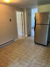 538 High St in Bath, ME - Building Photo - Building Photo