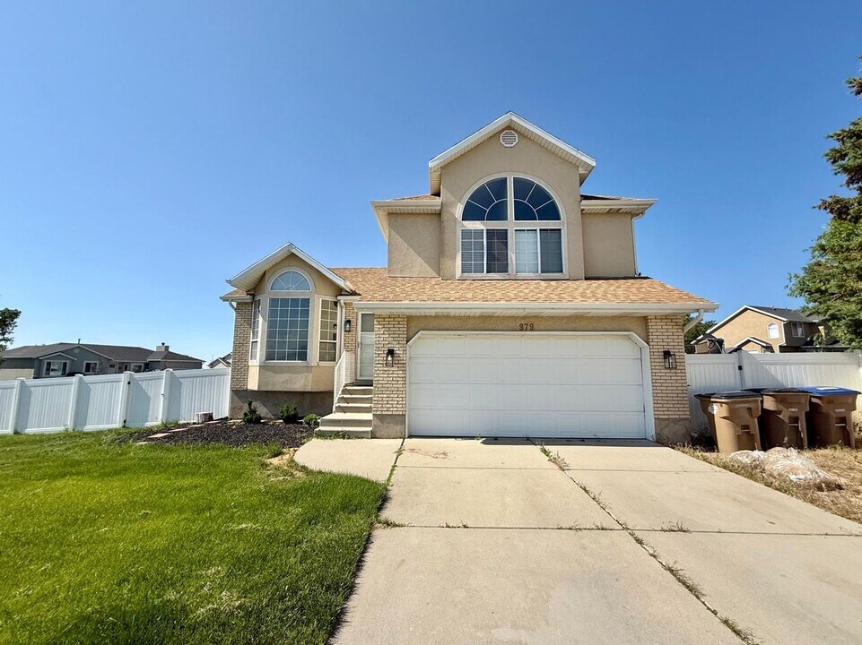 979 Blue Heron Cir in Draper, UT - Building Photo